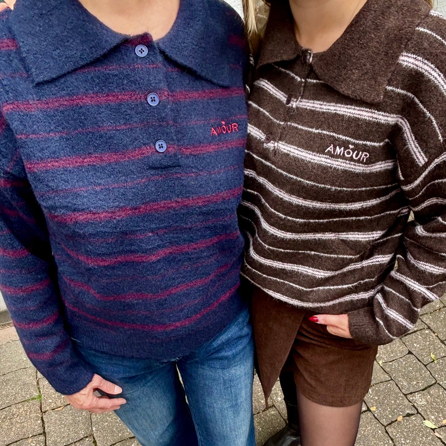 Streifen‑Polo‑Pullover aus weicher Viskose in edlen Braun‑ und Rosatönen. Breiter Polokragen, modernes Damenoberteil – perfekt für cosy & chic Looks. Jetzt entdecken.